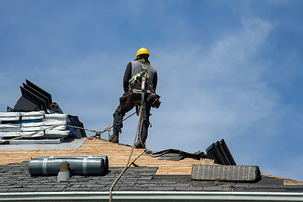 Professional Gutter Installation technician working in Plano, IA